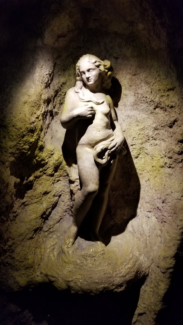 Long Island Aquarium - Statue in Lost City of Atlantis shark exhibit