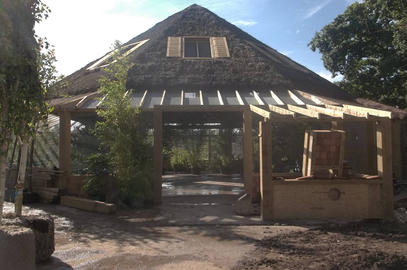 Lorikeet aviary almost complete, 27th August 2016