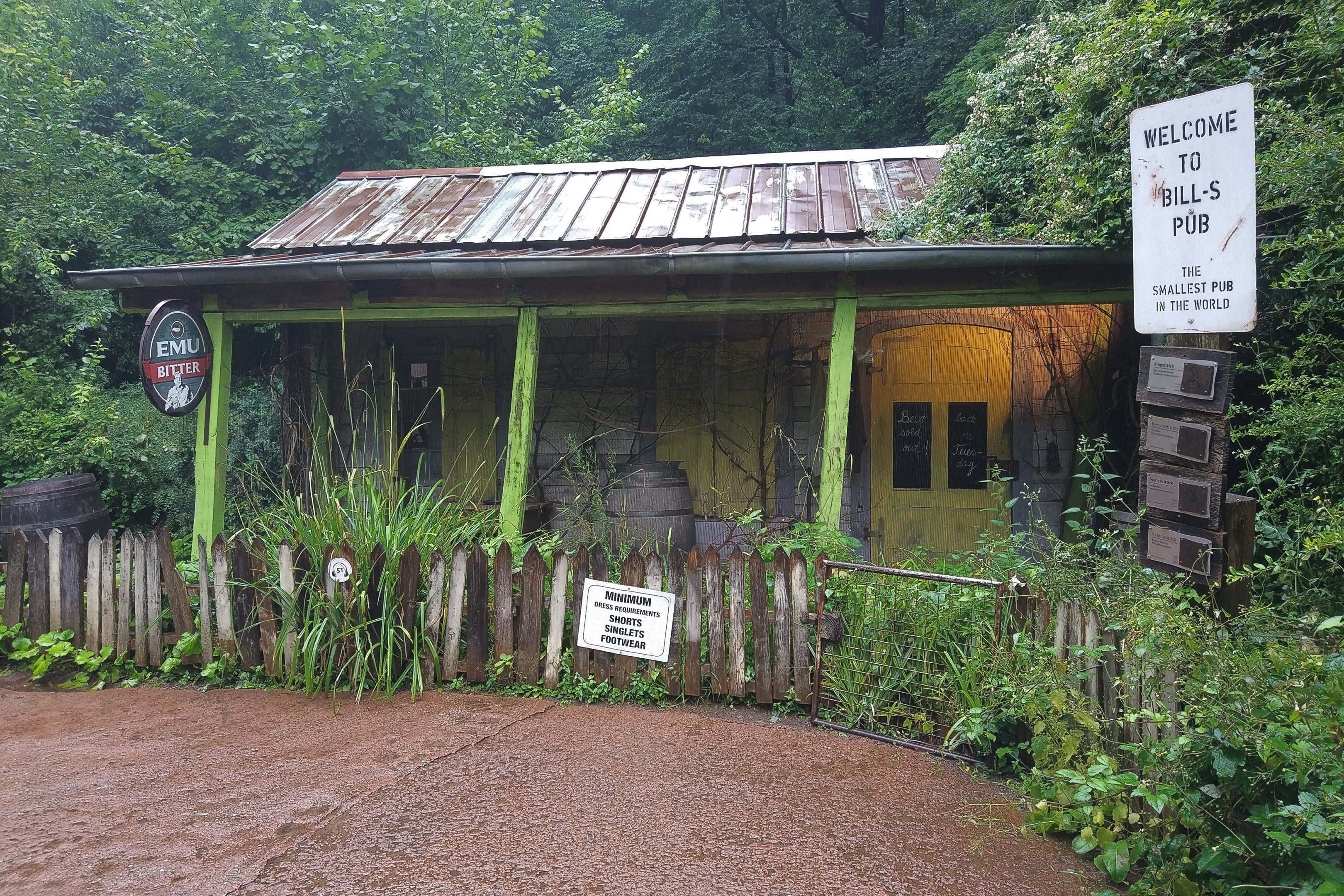 Lorikeet Aviary - Australia