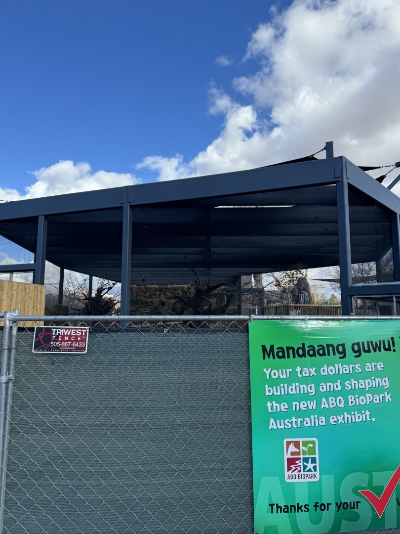 Lorikeet exhibit entrance view