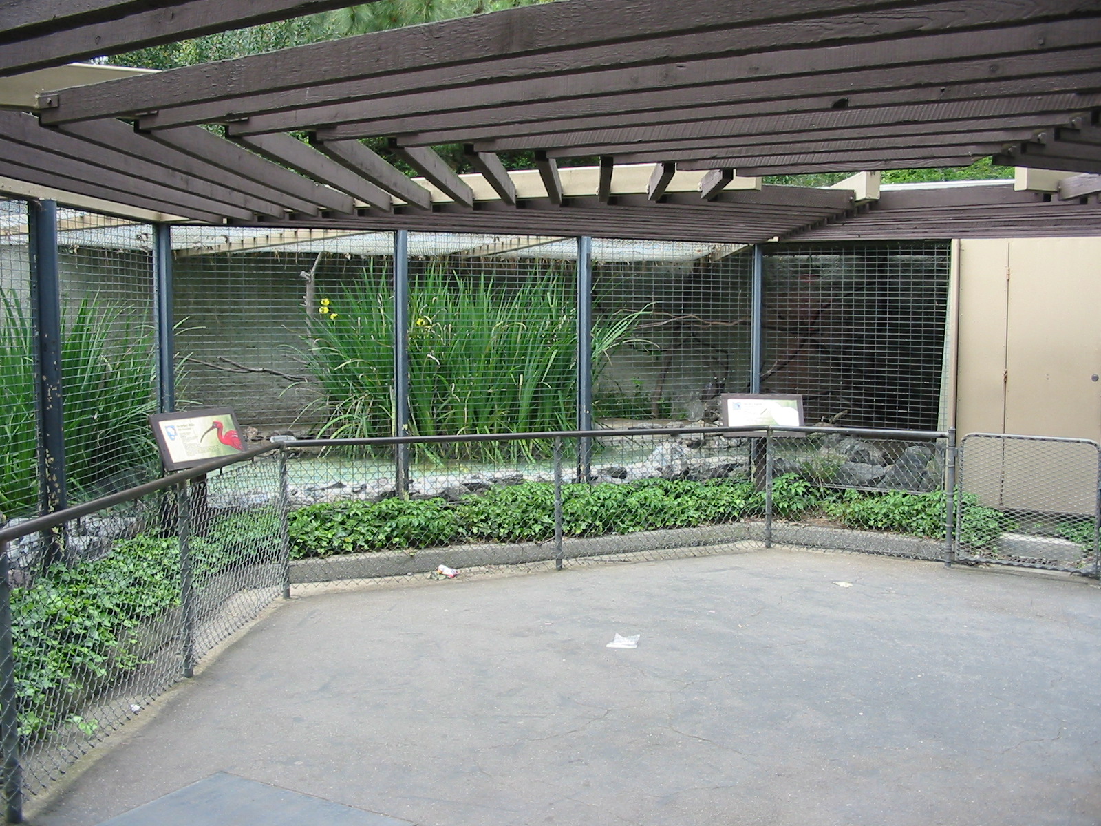 Los Angeles Zoo 2003 - Ibis enclosure in an old round houses