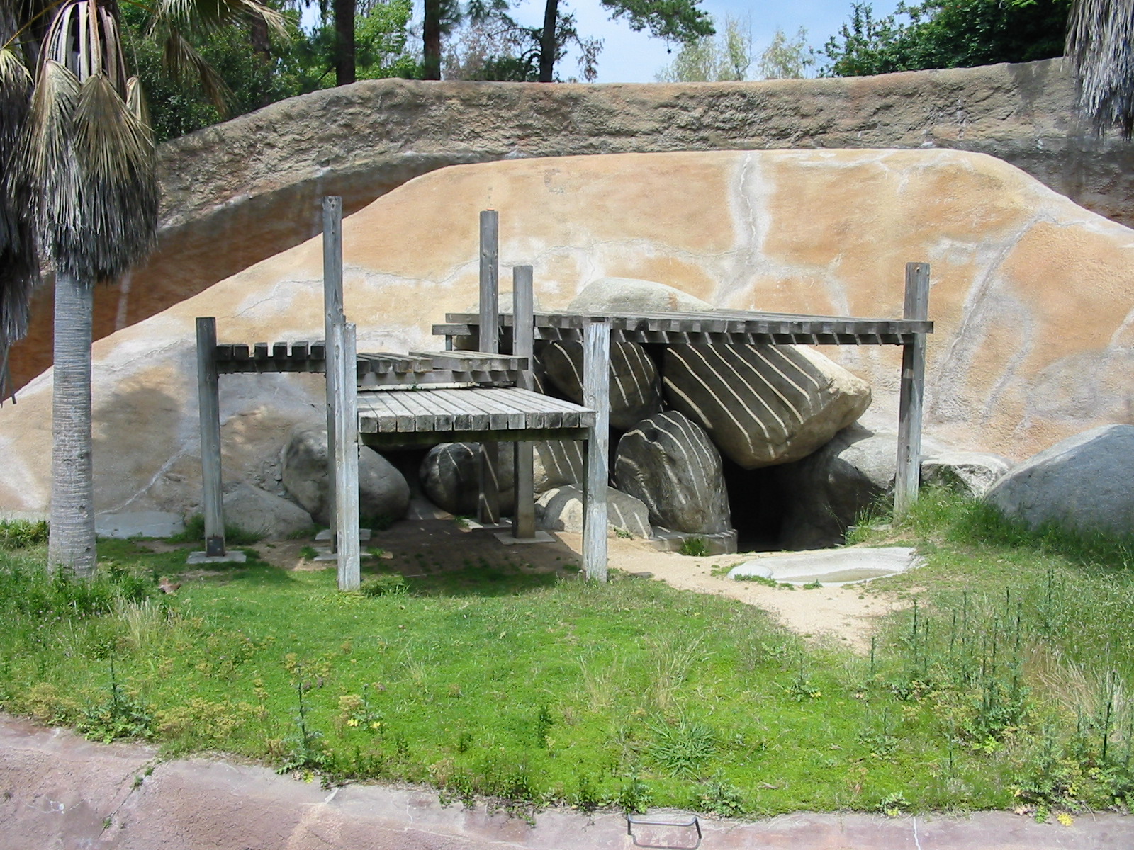 Los Angeles Zoo 2003 - Old Gorilla exhibit