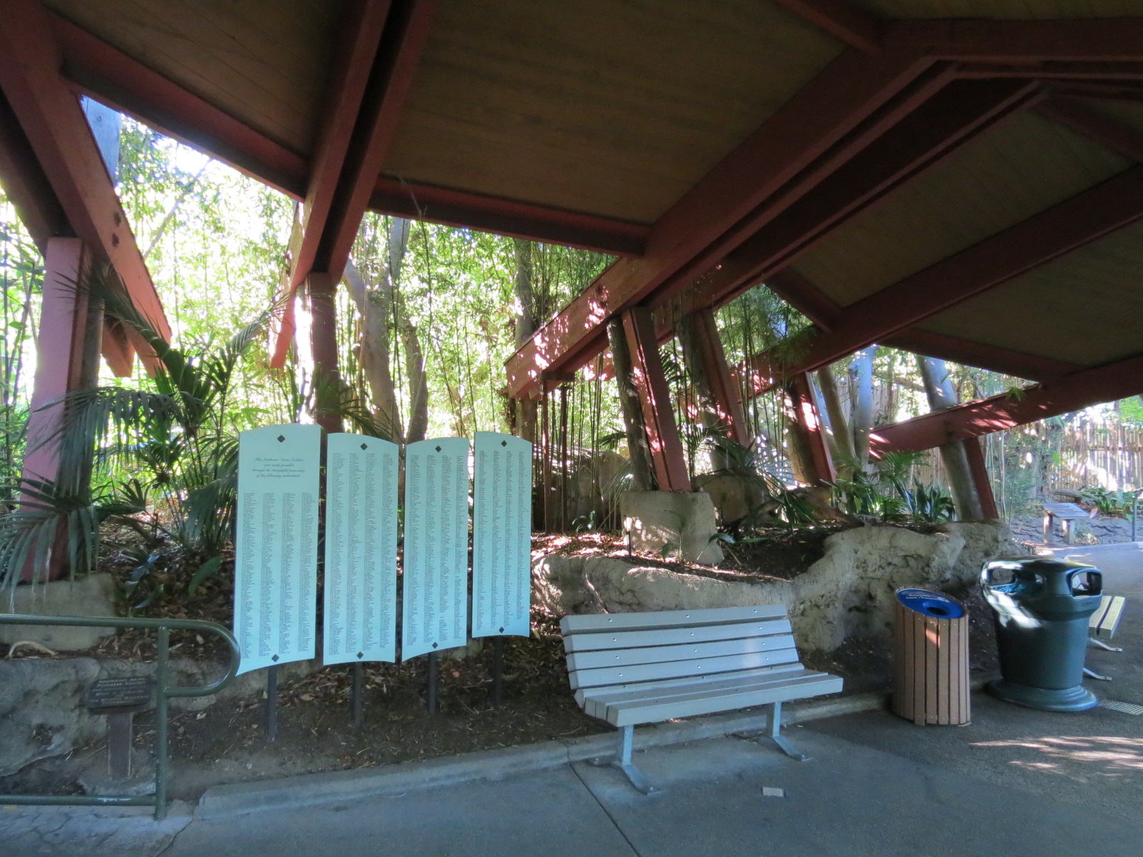 Lost Forest - Absolutely Apes - Colombian Brown Spider Monkey Exhibit