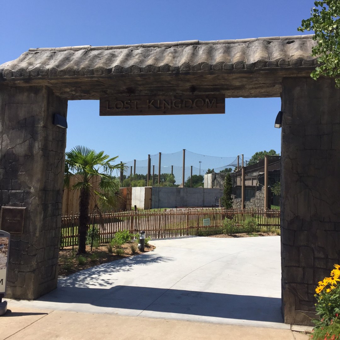 Lost Kingdom - Entrance. Netted area seen straight ahead is the east tiger yard.