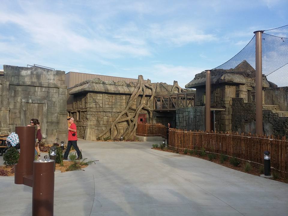 Lost Kingdom - Malayan tiger exhibit showing overhead transfer bridge