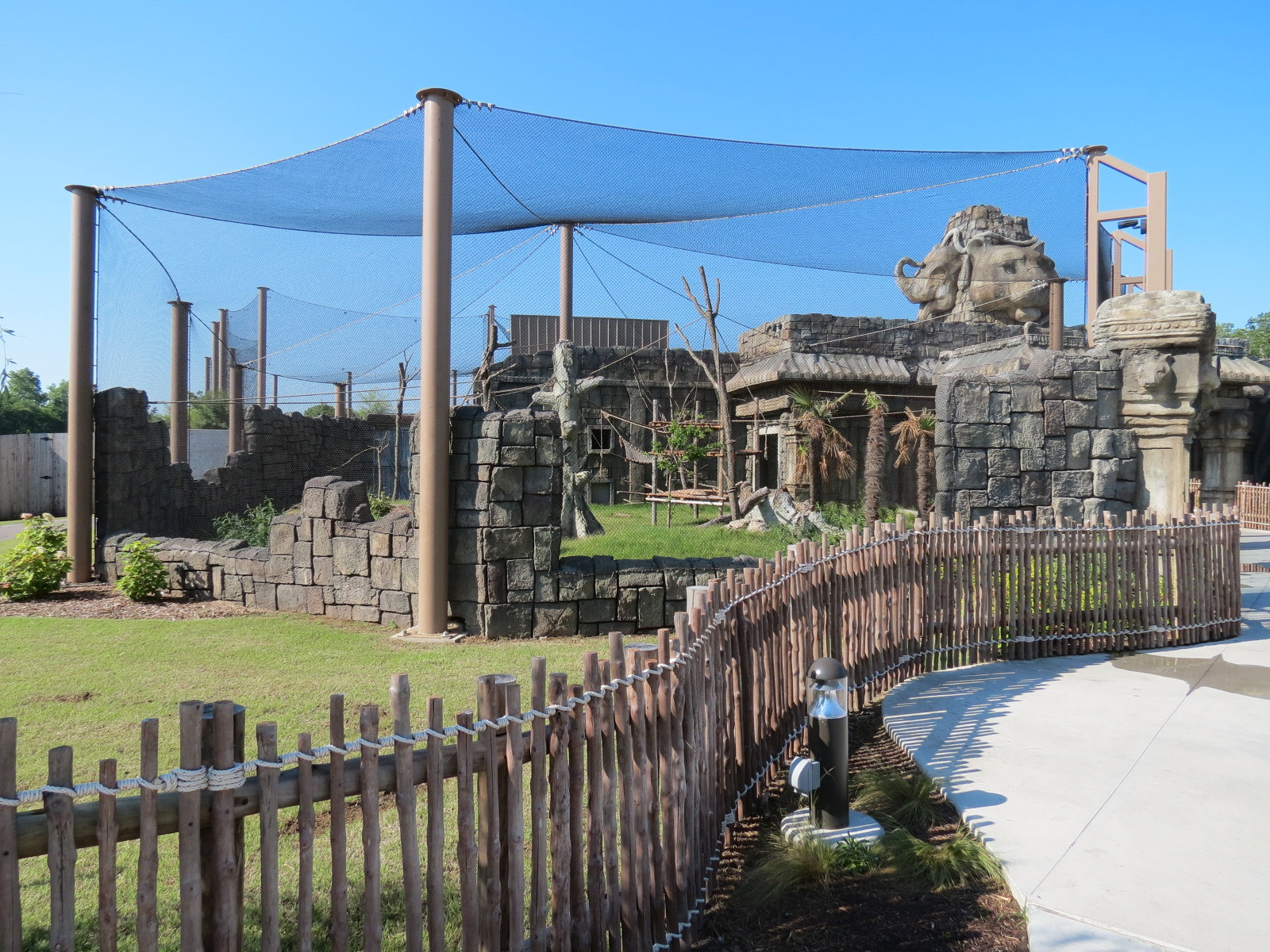 Lost Kingdom - Siamang Exhibit