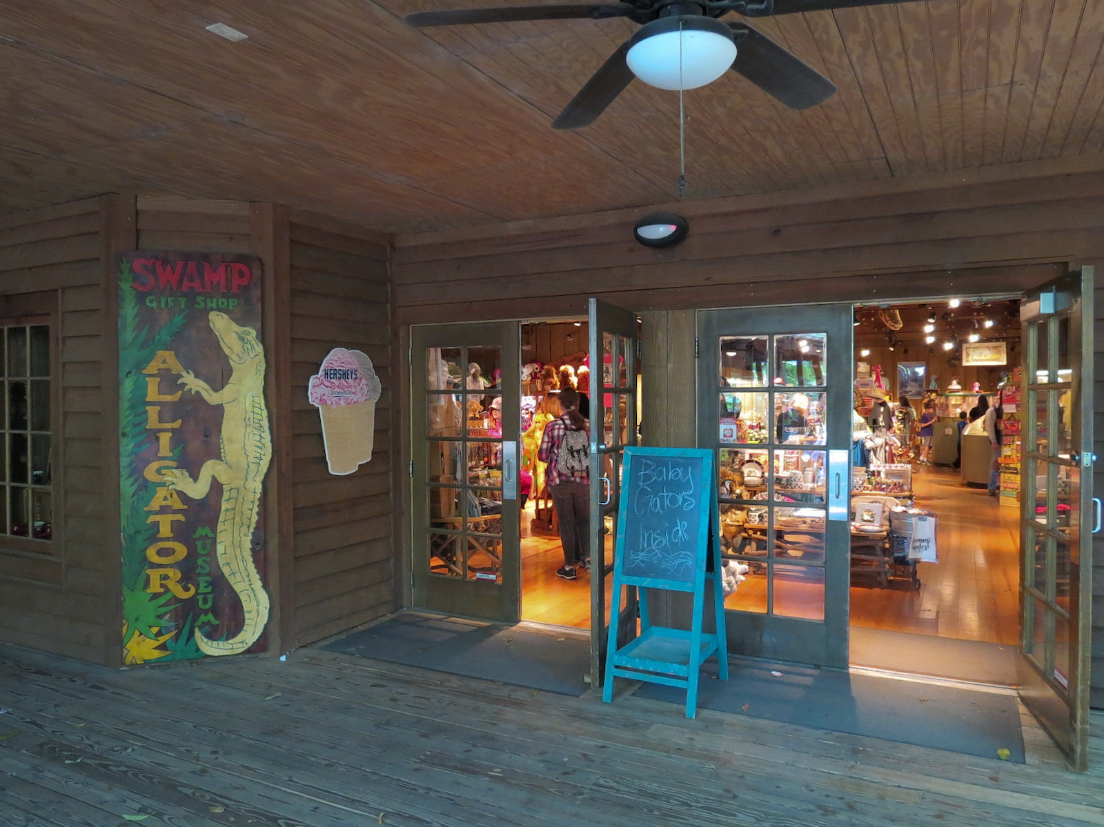 Louisiana Swamp - Swamp Gift Shop