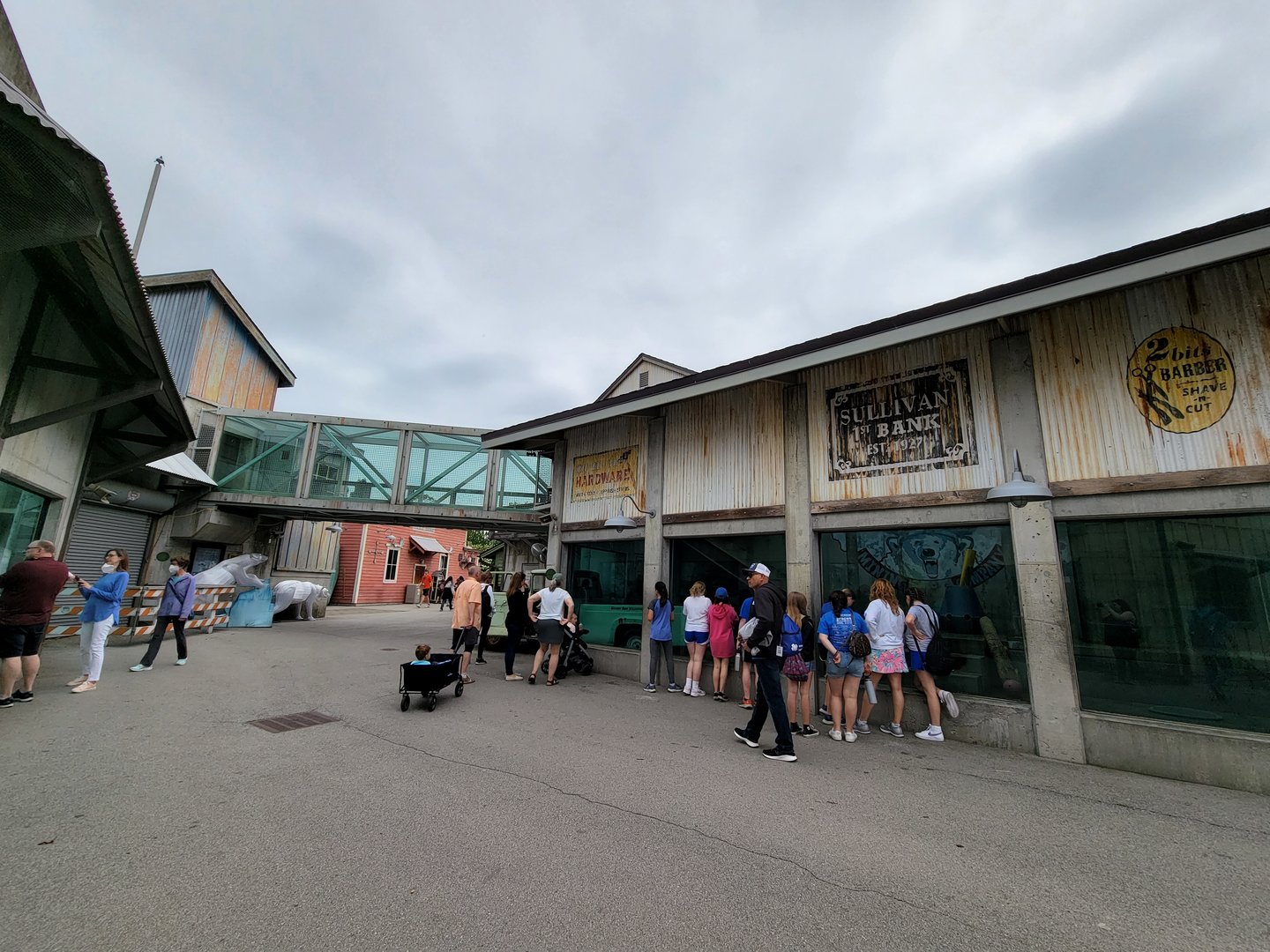 Louisville 5/22 - Glacier Run, polar bear / brown bear exhibit, far side area on right