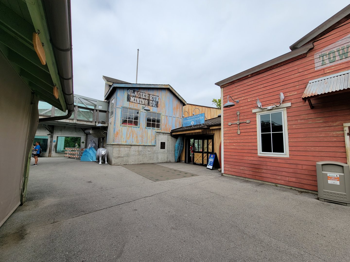 Louisville 5/22 - Glacier Run theming