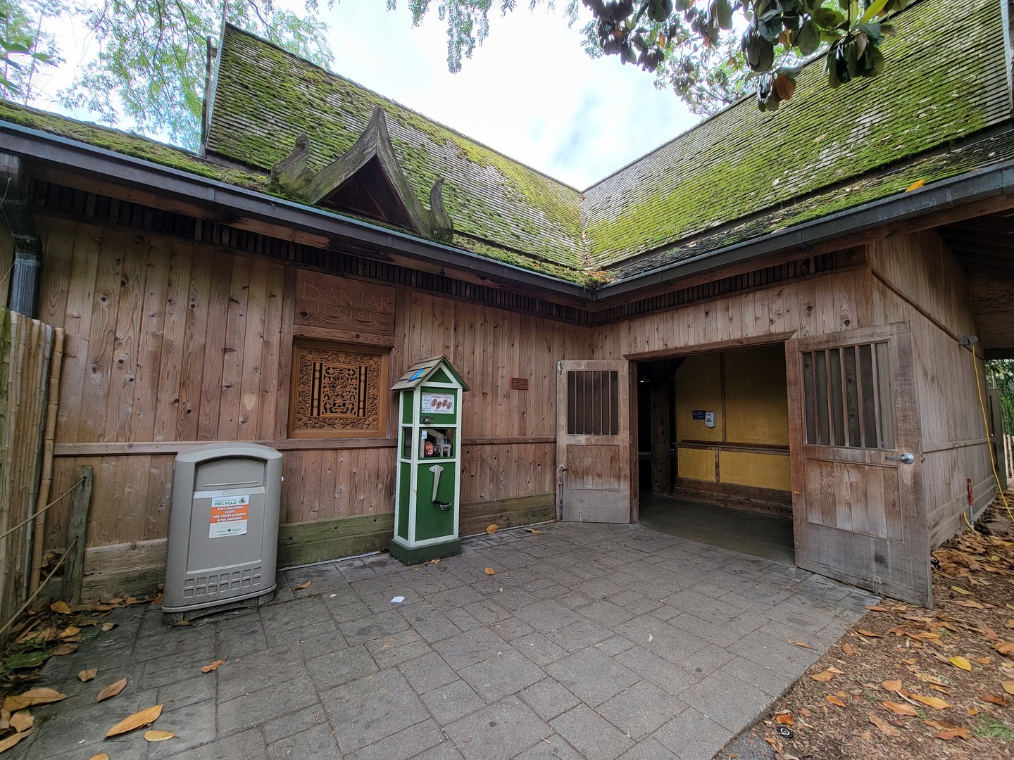 Louisville 5/22 - Islands, rotational exhibit Banjar House