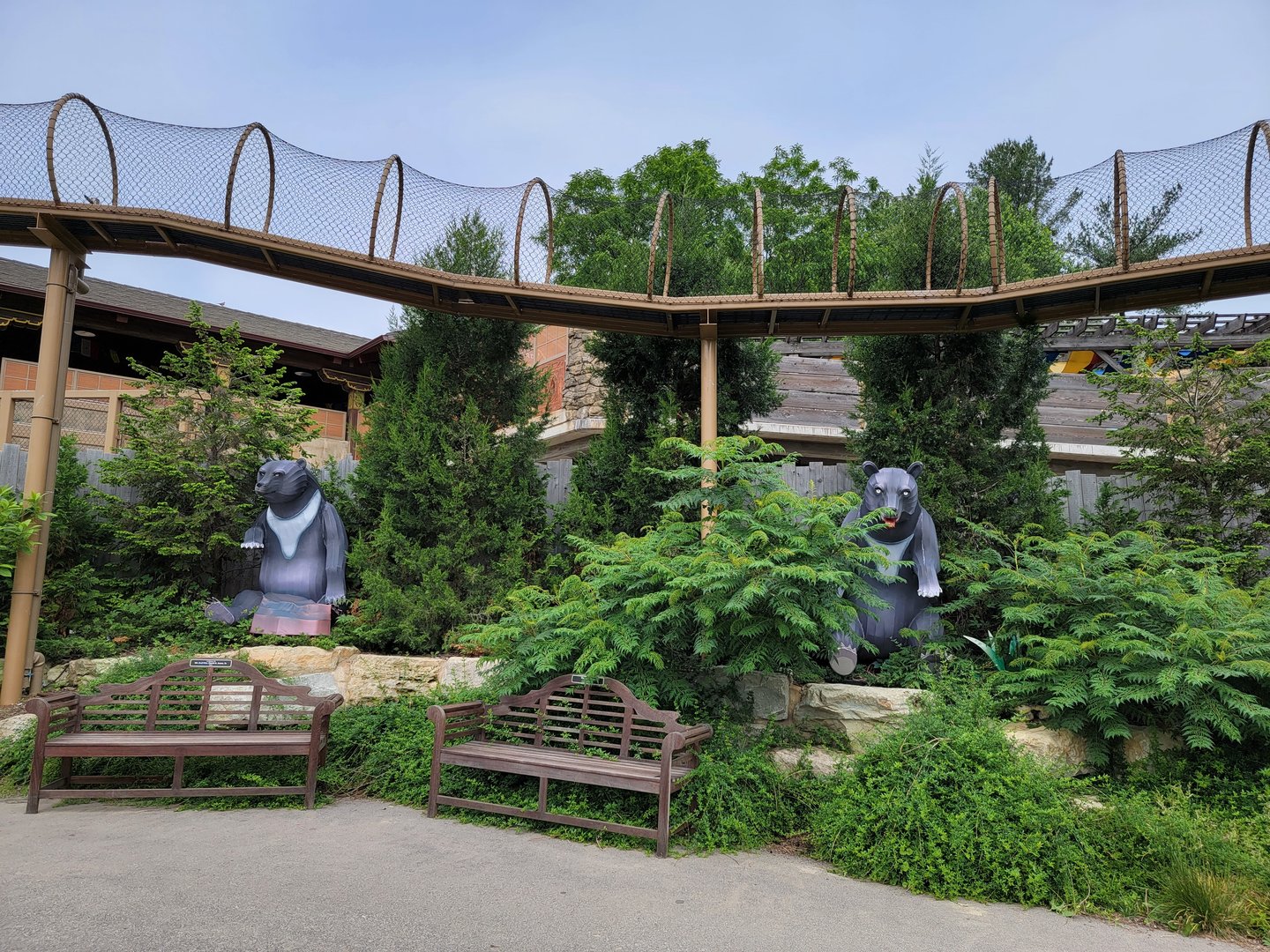 Louisville 5/22 - Overhead trails, asian black bear lanterns