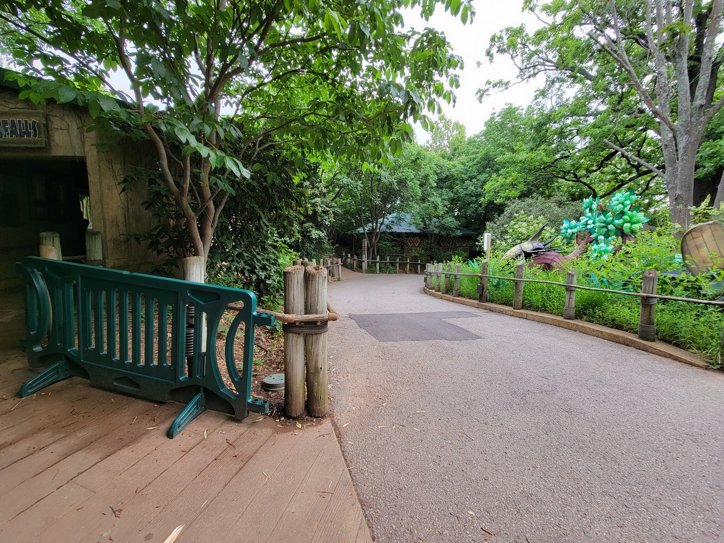 Louisville 5/22 - Path past the hippos