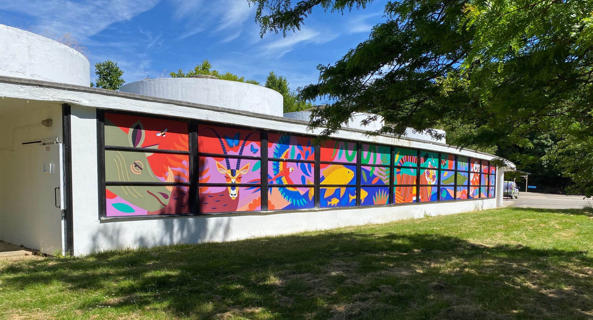 Lubetkin elephant house, new murals, ZSL Whipsnade, UK