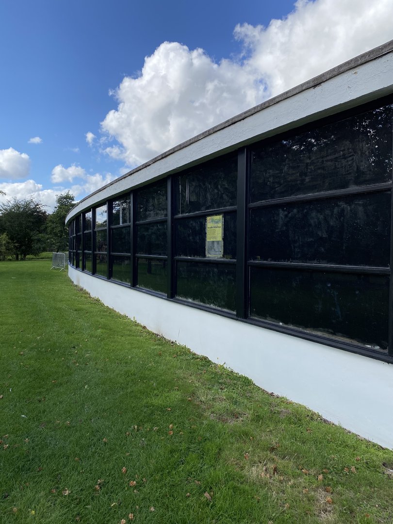 Lubetkin elephant house, ZSL Whipsnade