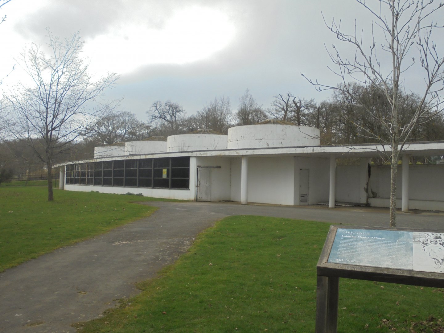 Lubetkin Elephant House.