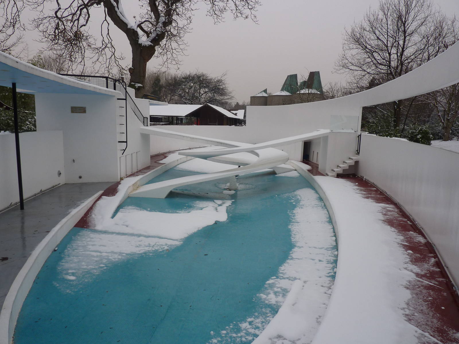 Lubetkin's Penguin pool