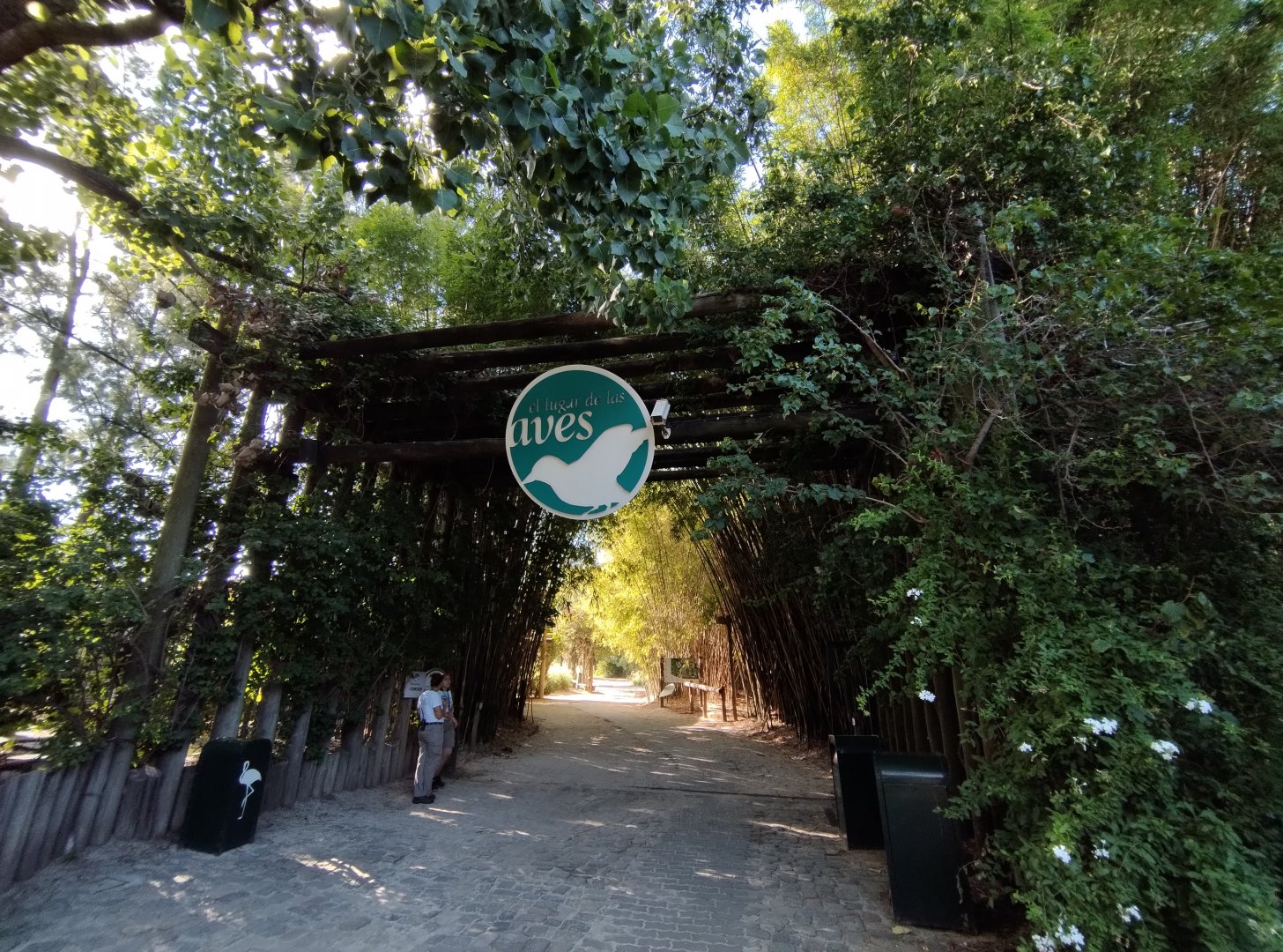 "Lugar de las aves" entrance - Temaiken