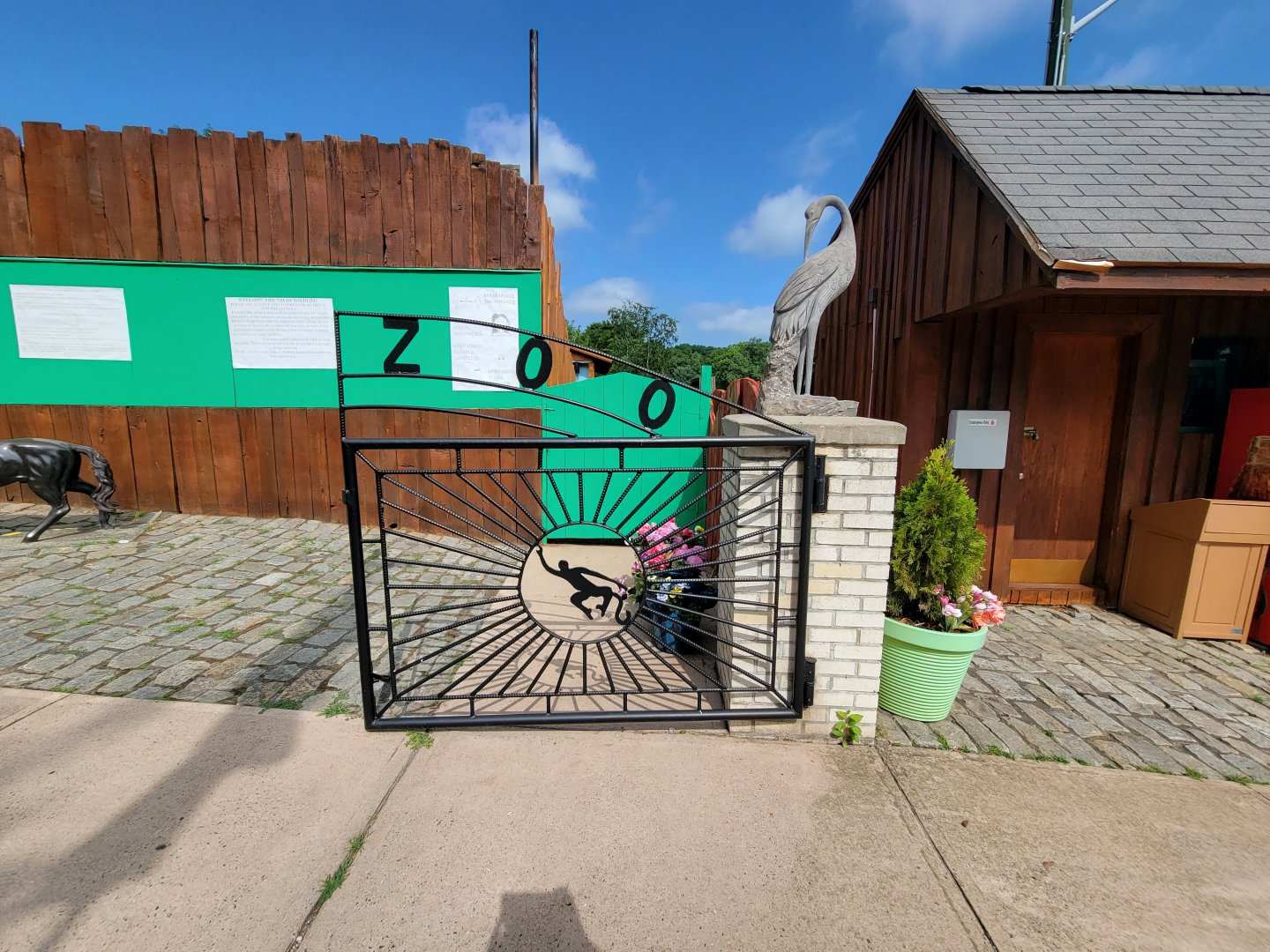 Lupa Zoo - Gate
