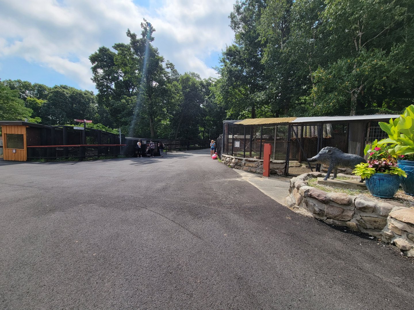 Lupa Zoo - Main path