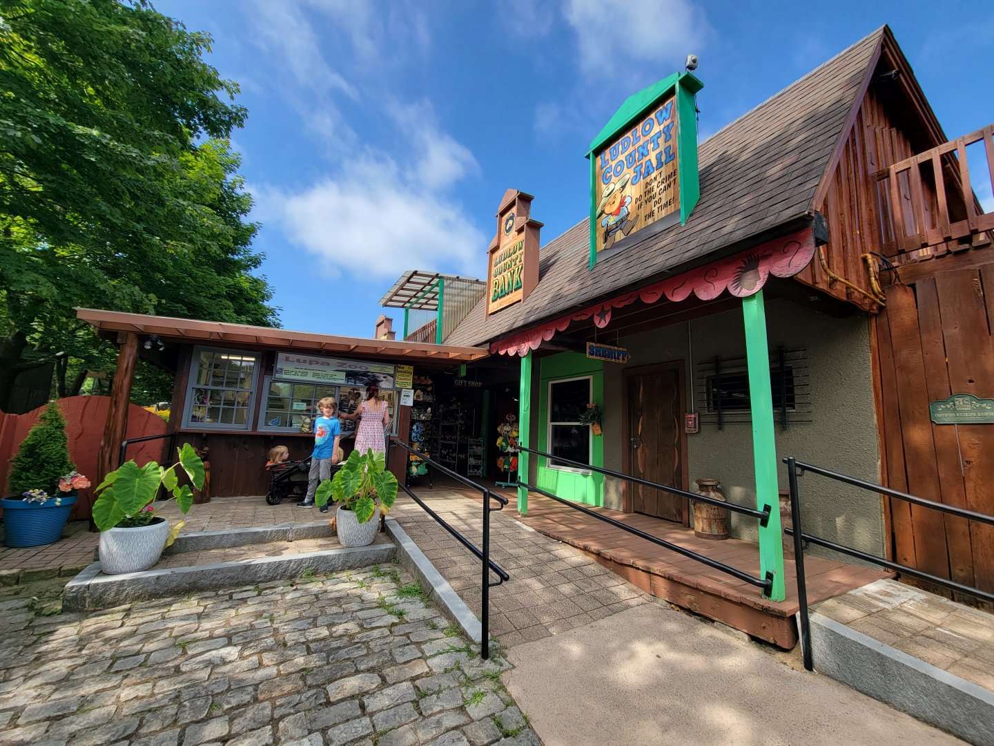 Lupa Zoo - Ticket booth