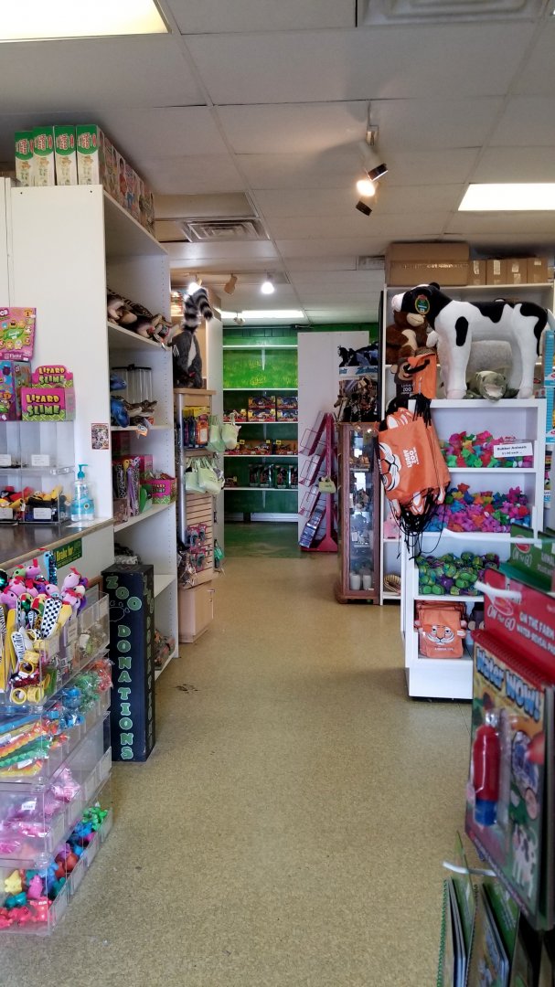 Luray Zoo - Gift shop/inside entrance