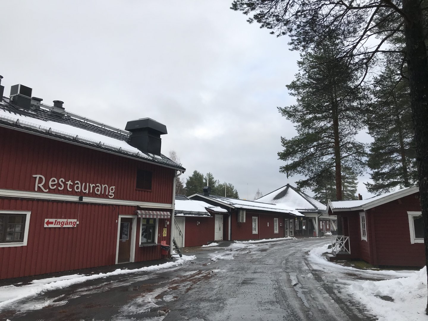 Lycksele entrance area and restaurant