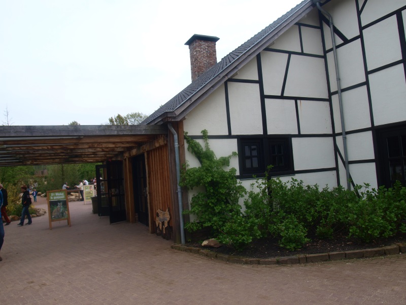 Lynx viewing area and gift shop building (May 2nd, 2015)