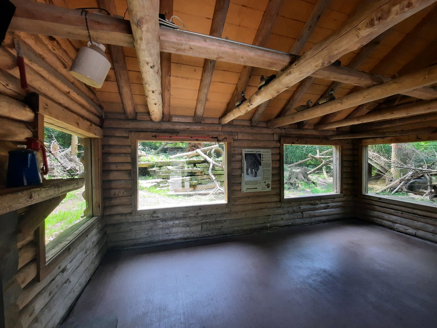 Lynx Viewing Shelter