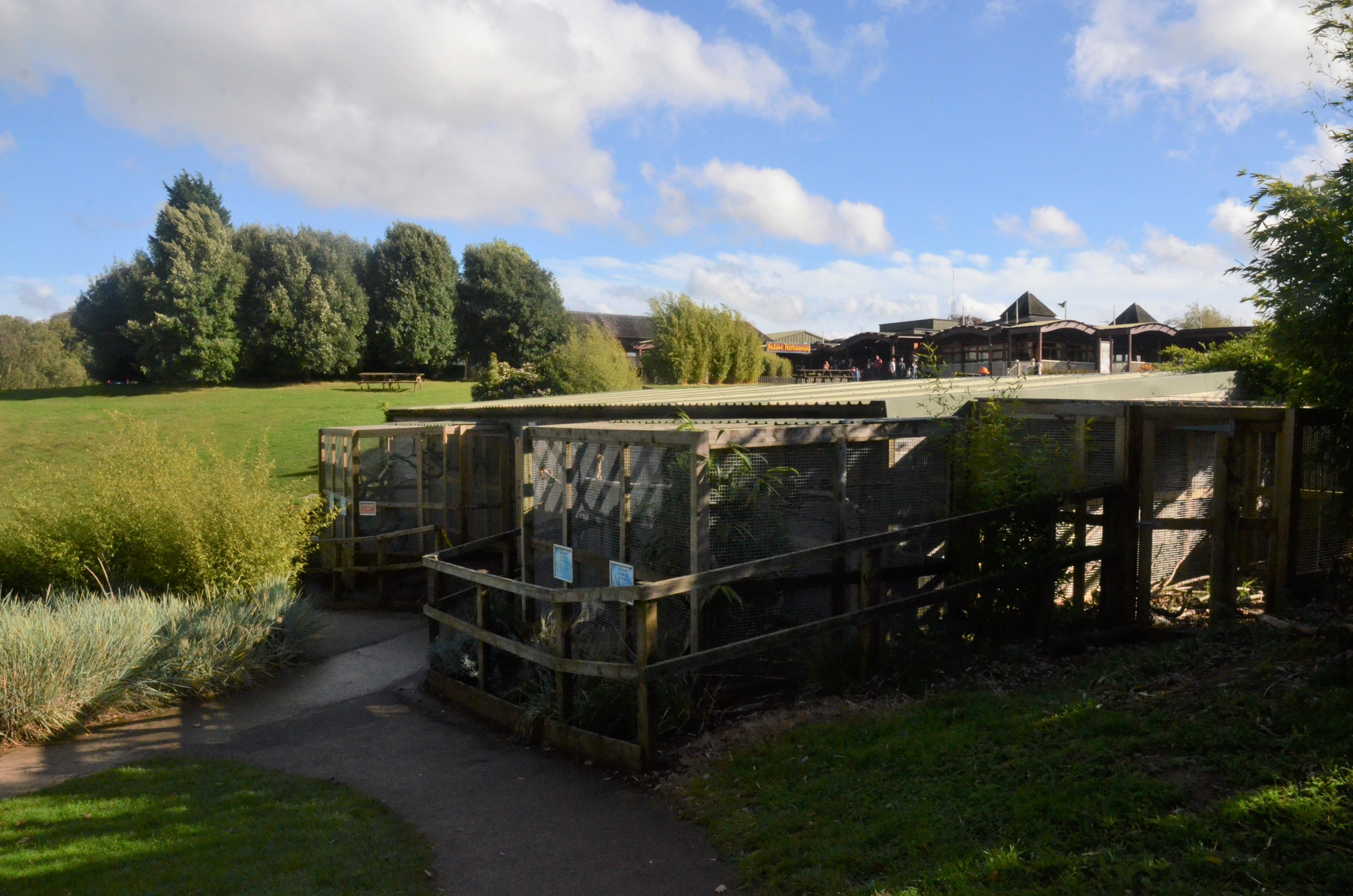 Macaw and Cockatoo Aviaries at Woburn Safari Park, 16/10/16