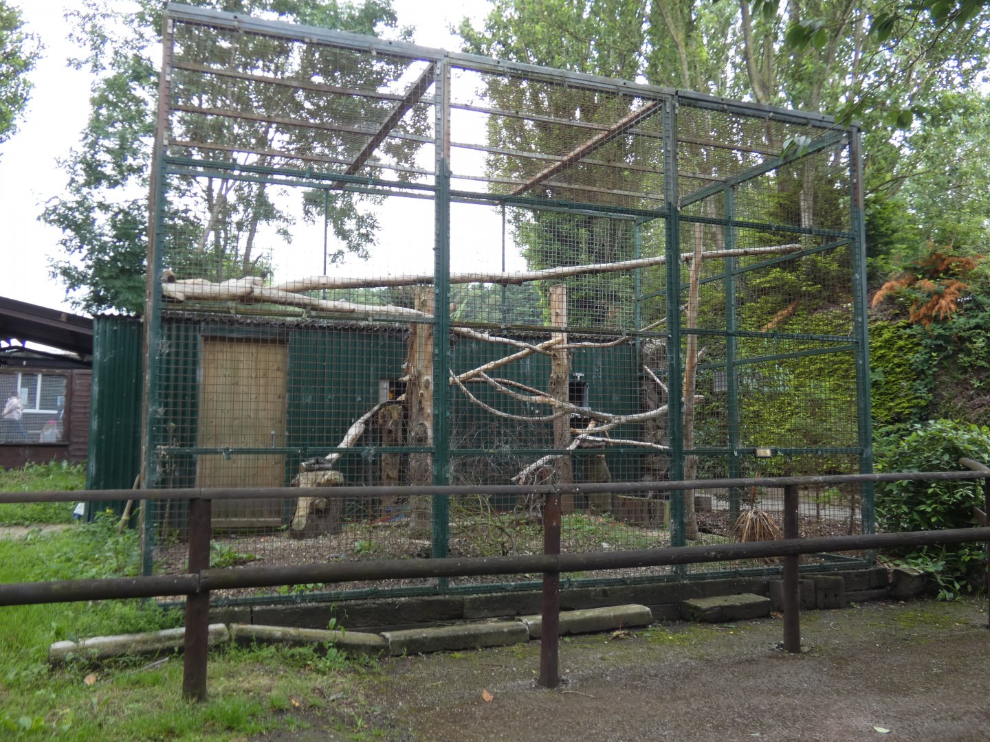 Macaw aviary (Greenacres Animal Park)