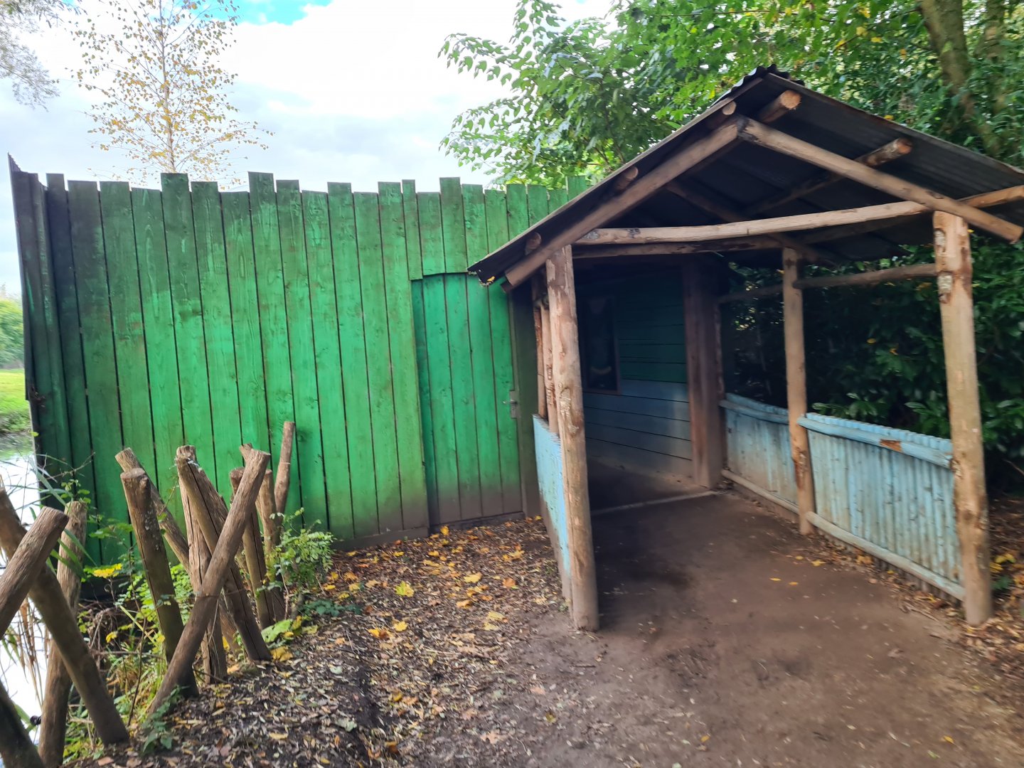 Madidi - Walk toward Bolivian squirrel monkey indoor habitat