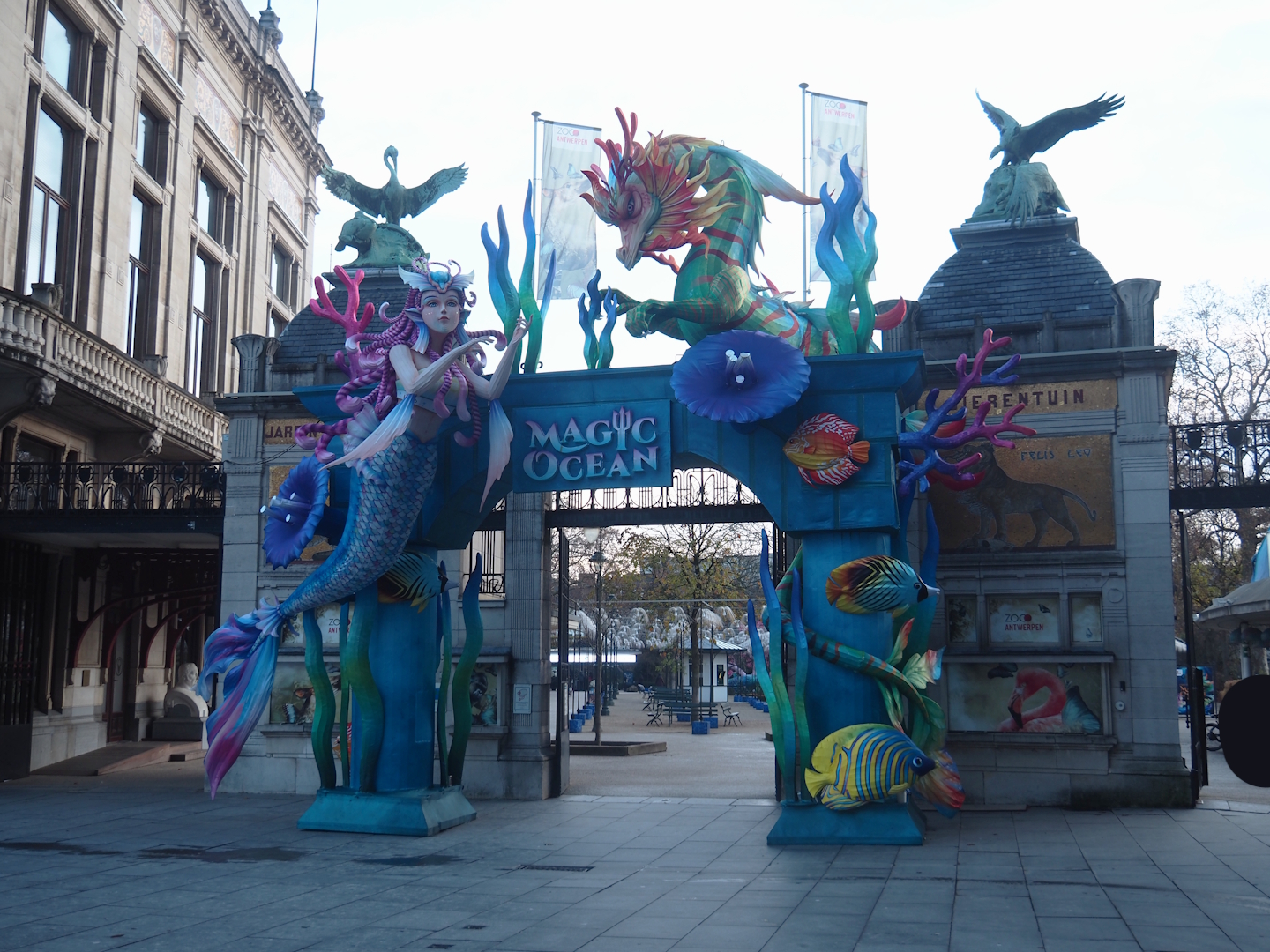 Magic Ocean Chinese lights festival - Entrance arch next to the historical entrance, 2025-11-30