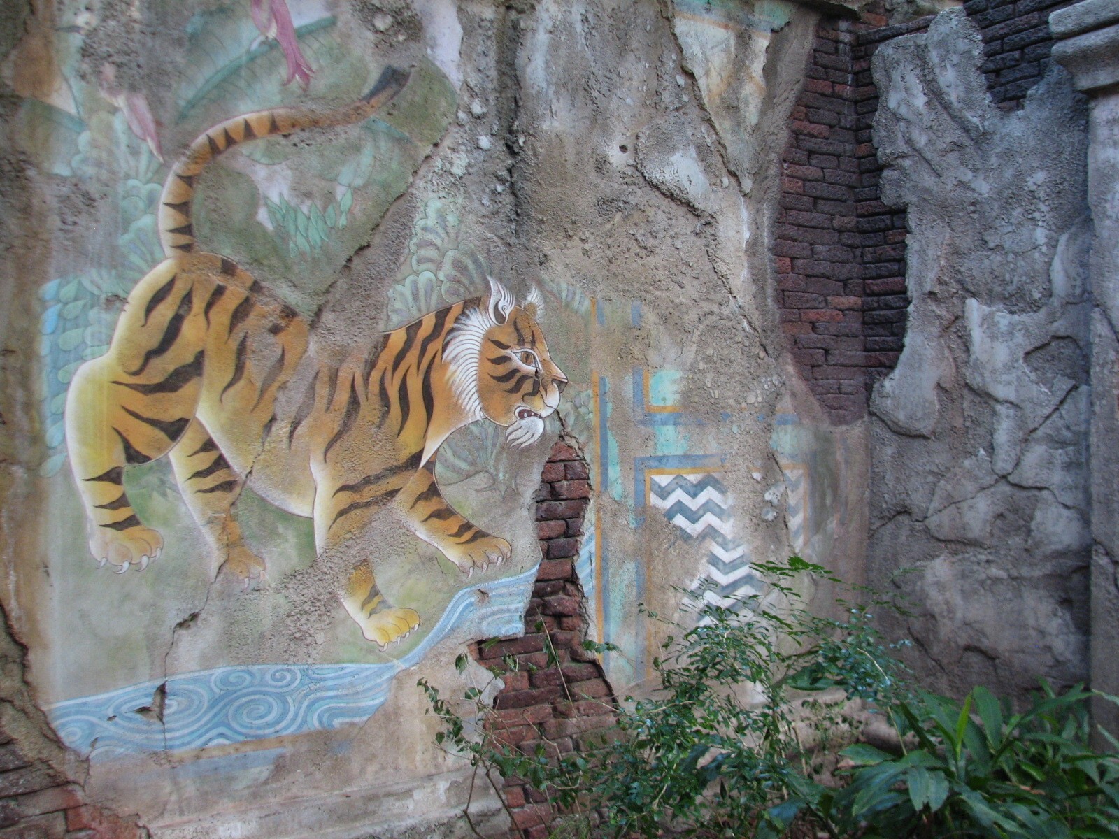Maharajah Jungle Trek - Ruins Fresco