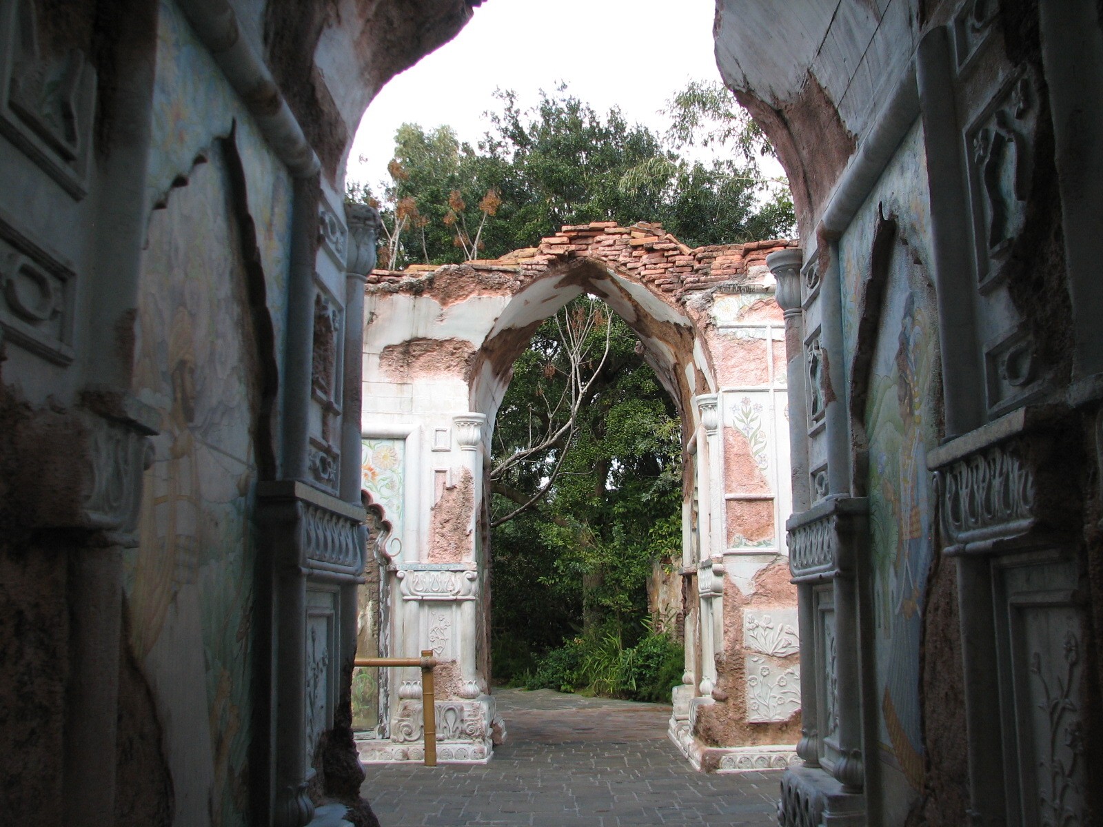 Maharajah Jungle Trek - Tiger Exhibit Viewing Area