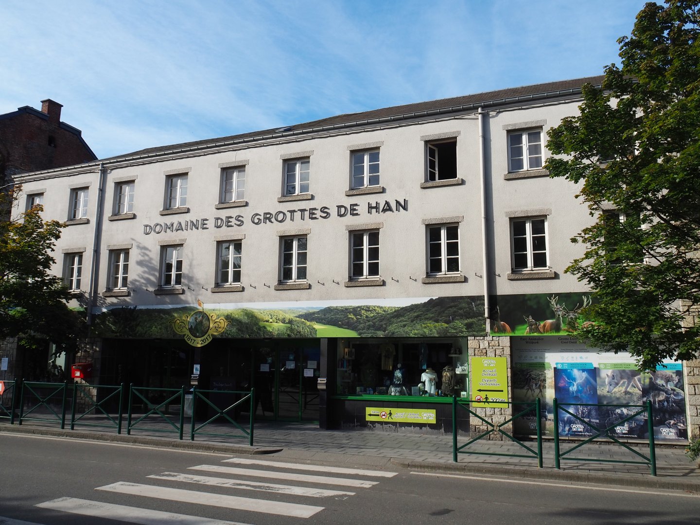 Main building of the Caves of Han in the Han-sur-Lesse village center, 2021-08-15