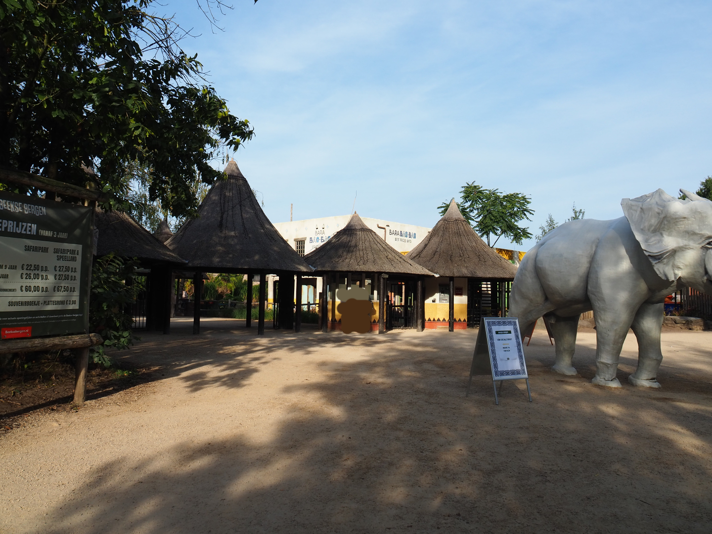 Main entrance and ticket offices, 2019-09-15