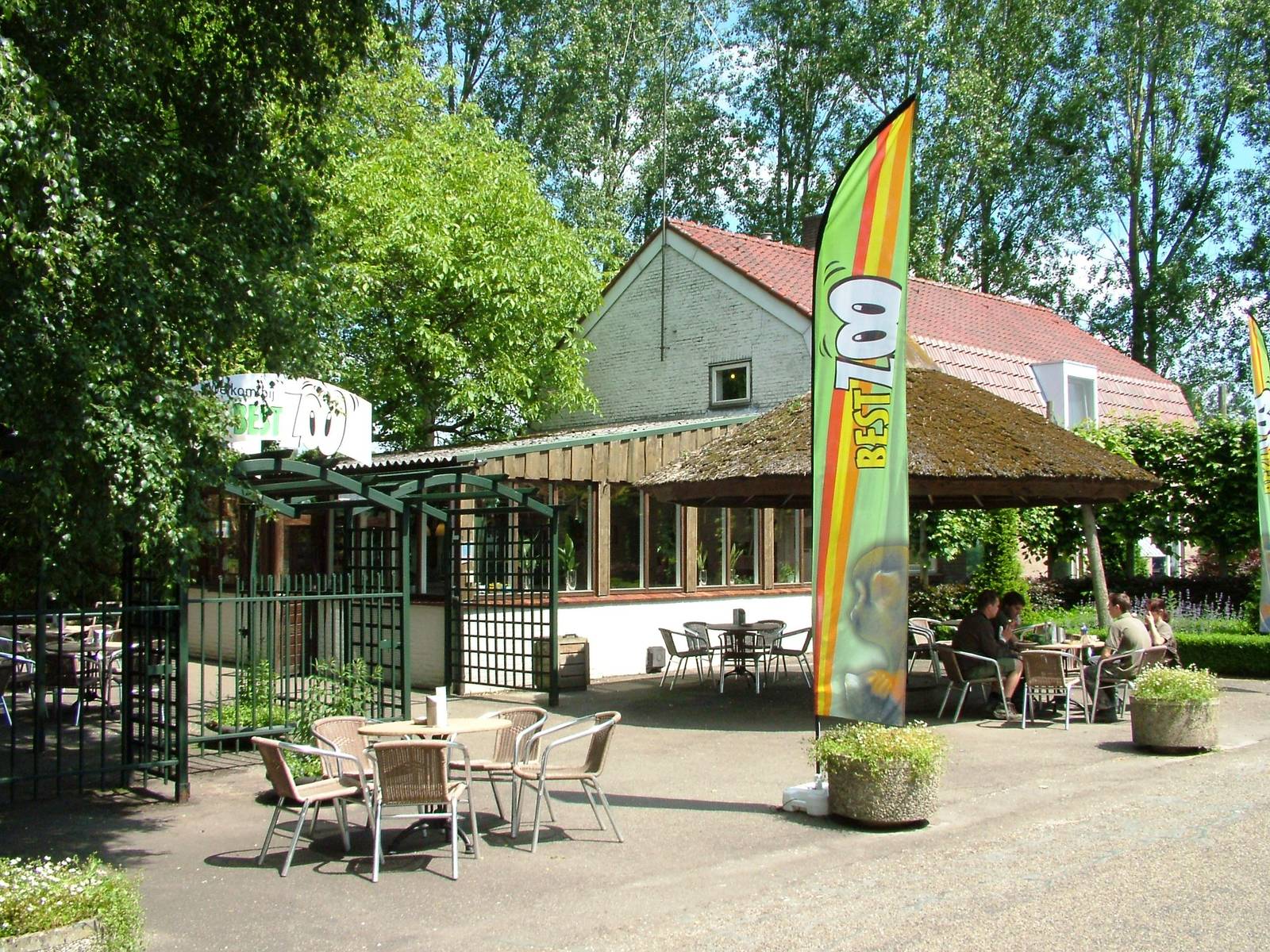 Main Entrance at Best, 02/06/12