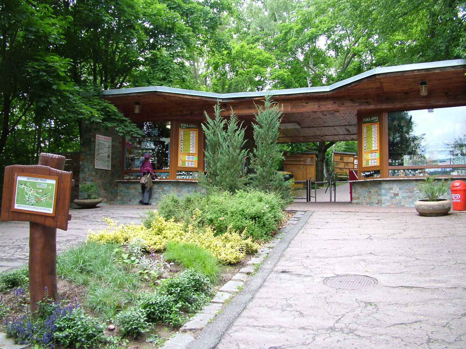 Main Entrance at Brno, 27/05/10