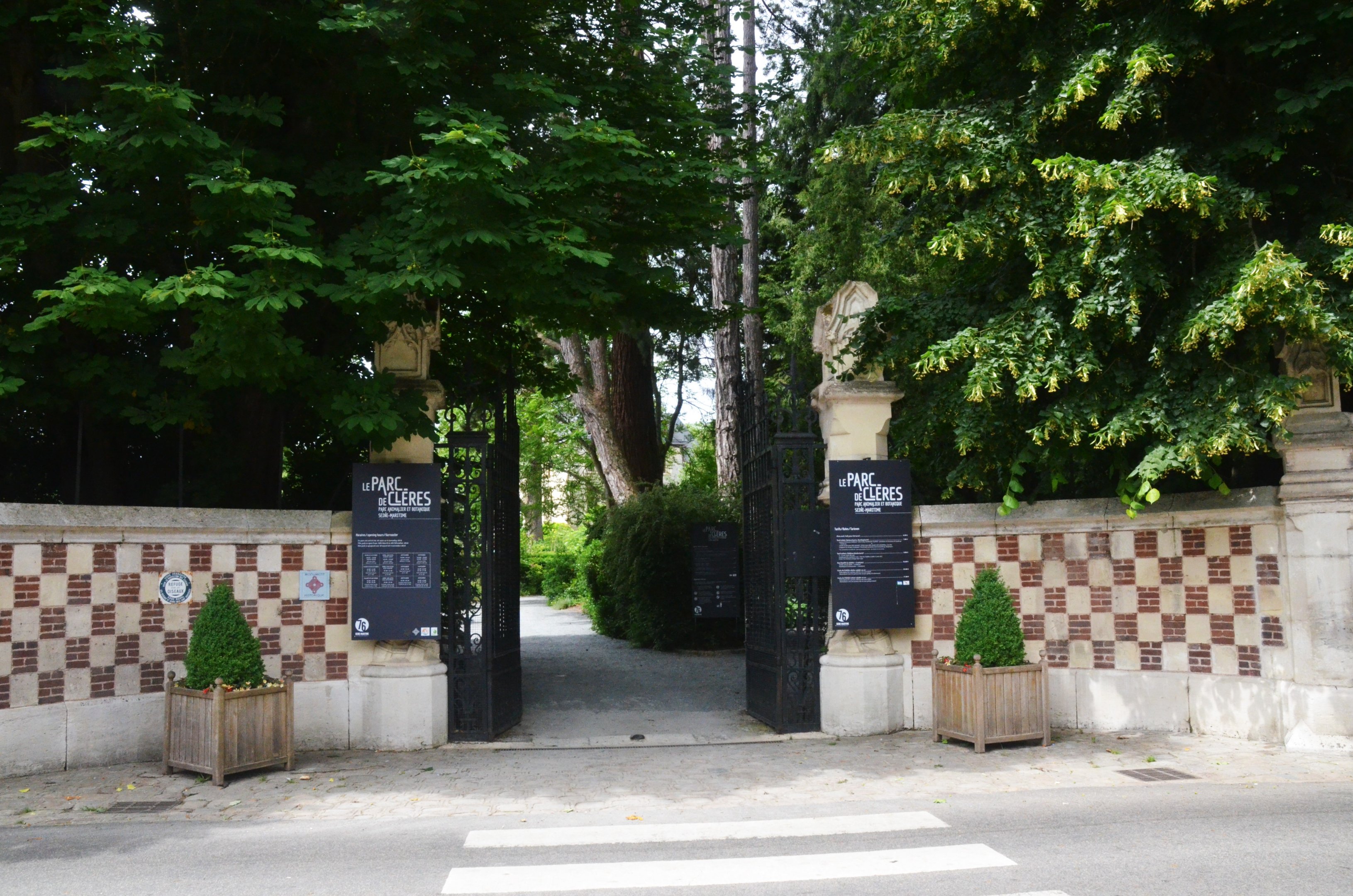 Main Entrance at Clères, 16/06/18