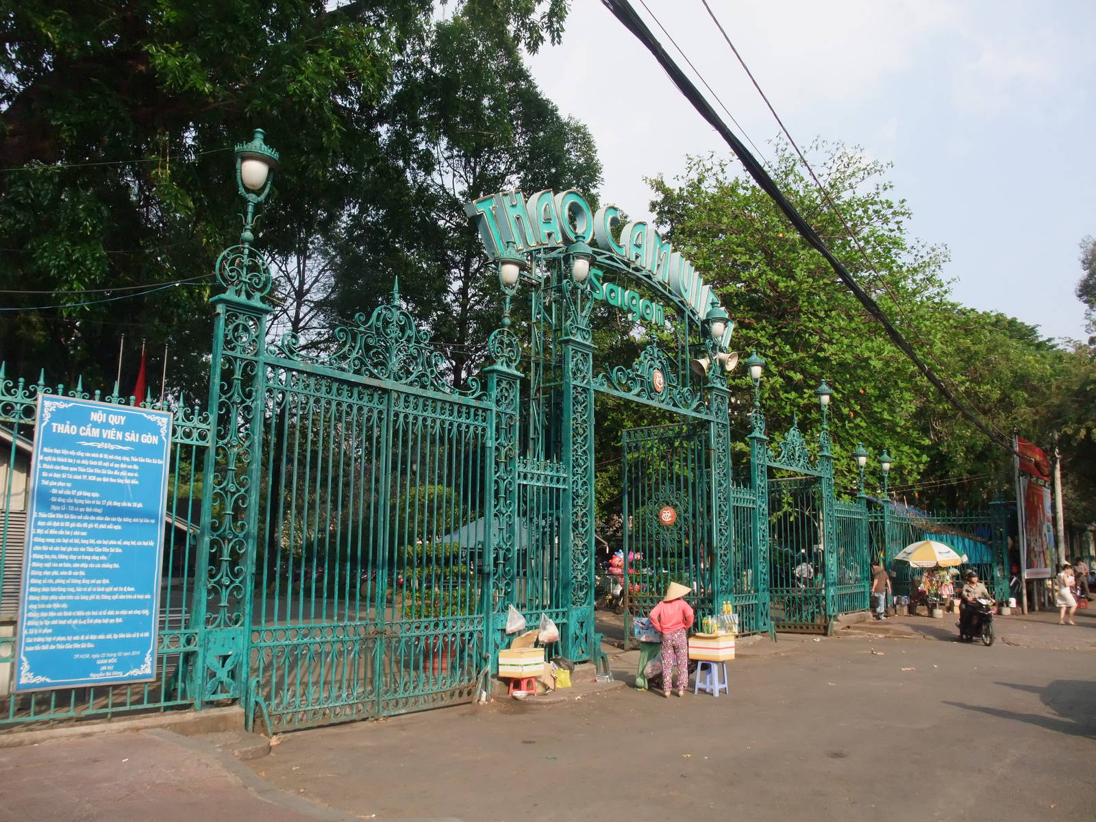 Main Entrance at Saigon Zoo, 16/03/12