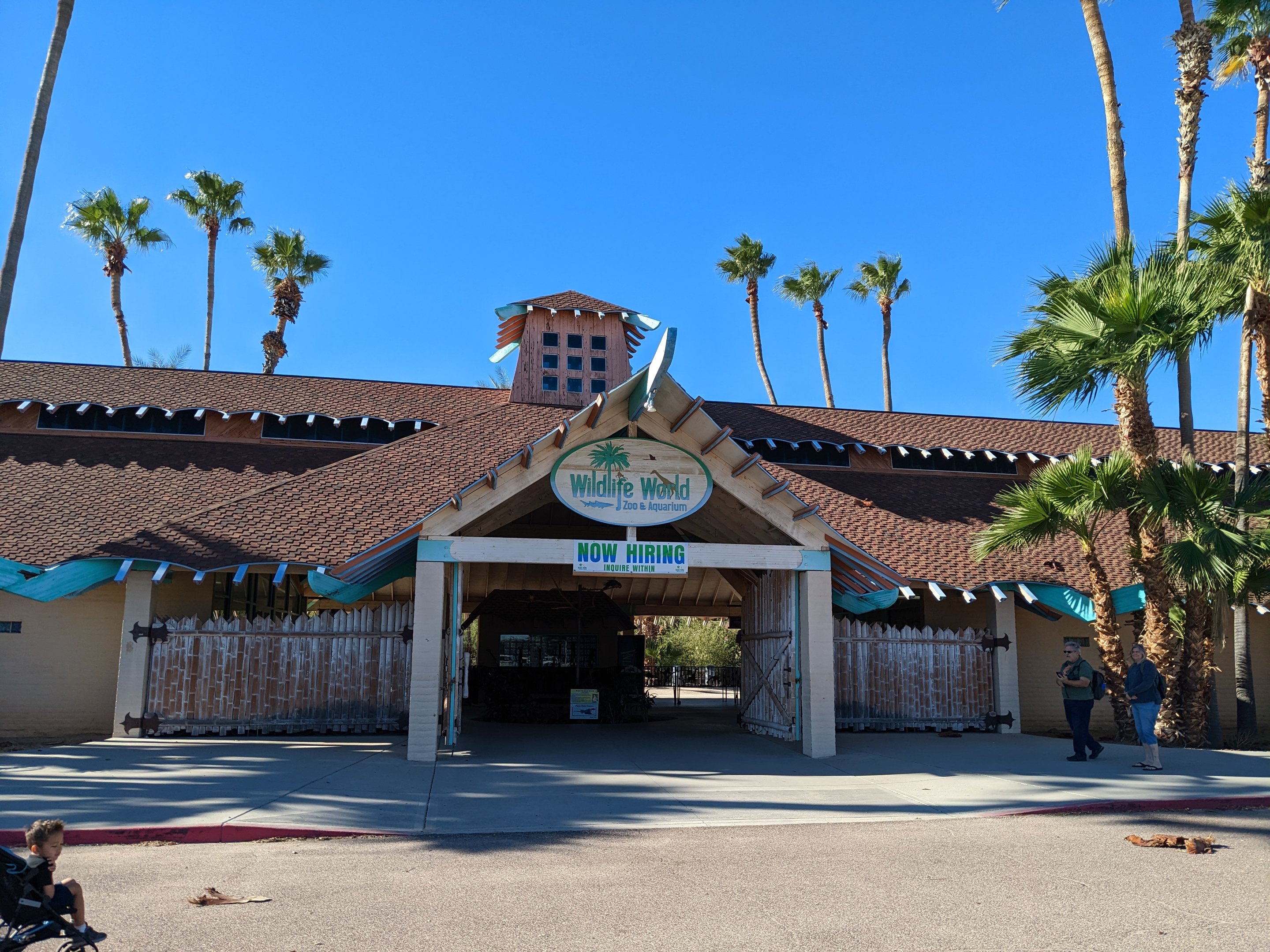Main entrance on Aquarium side