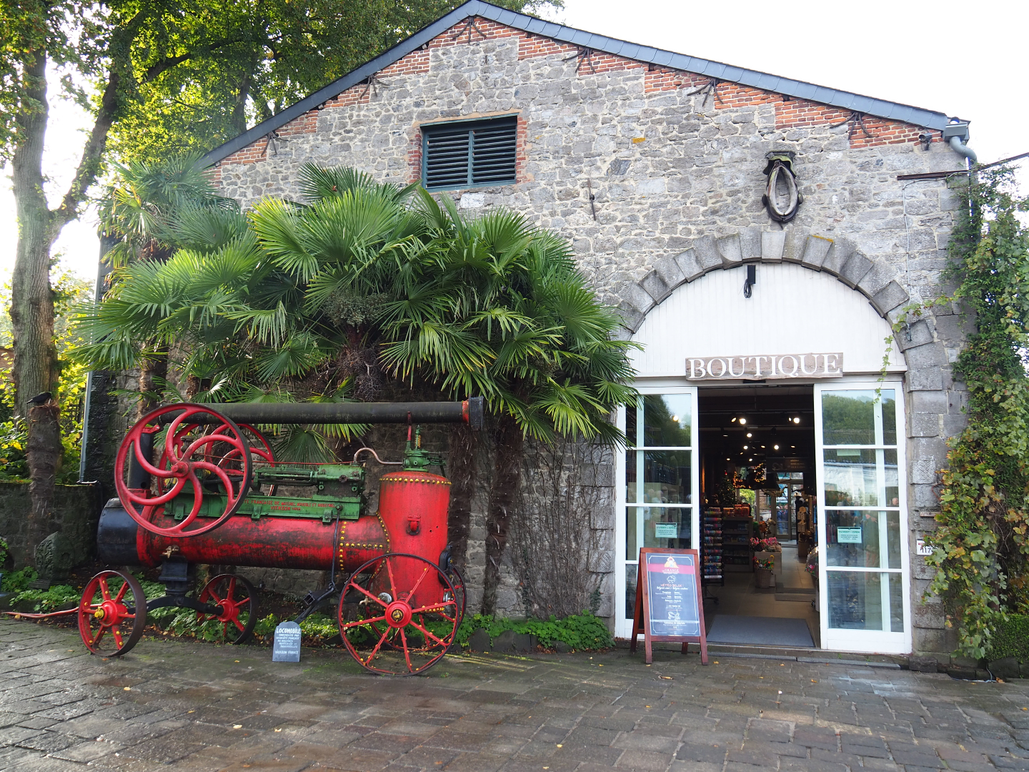 Main gift shop building, 2019-10-04