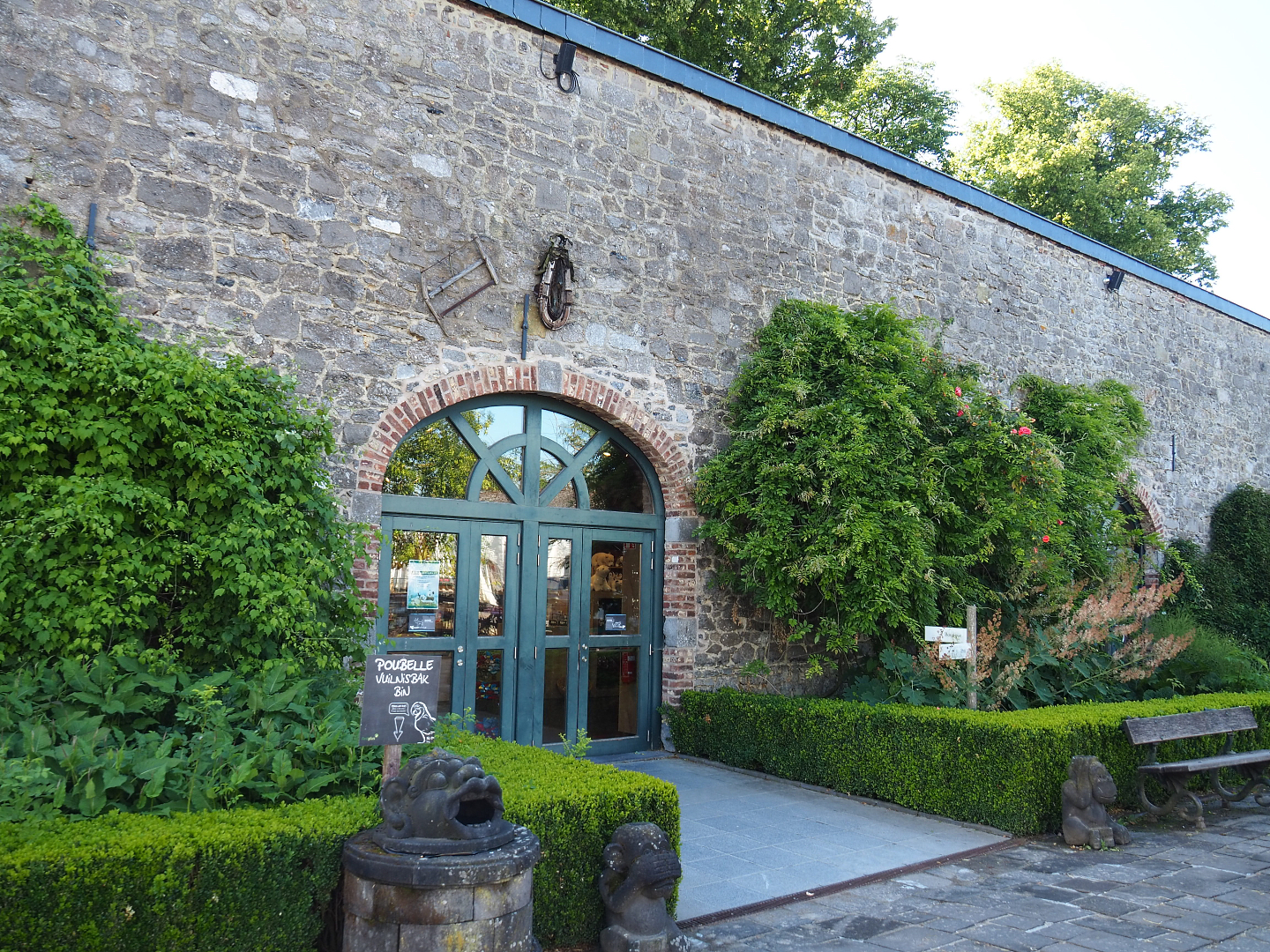 Main gift shop building, 2022-06-28