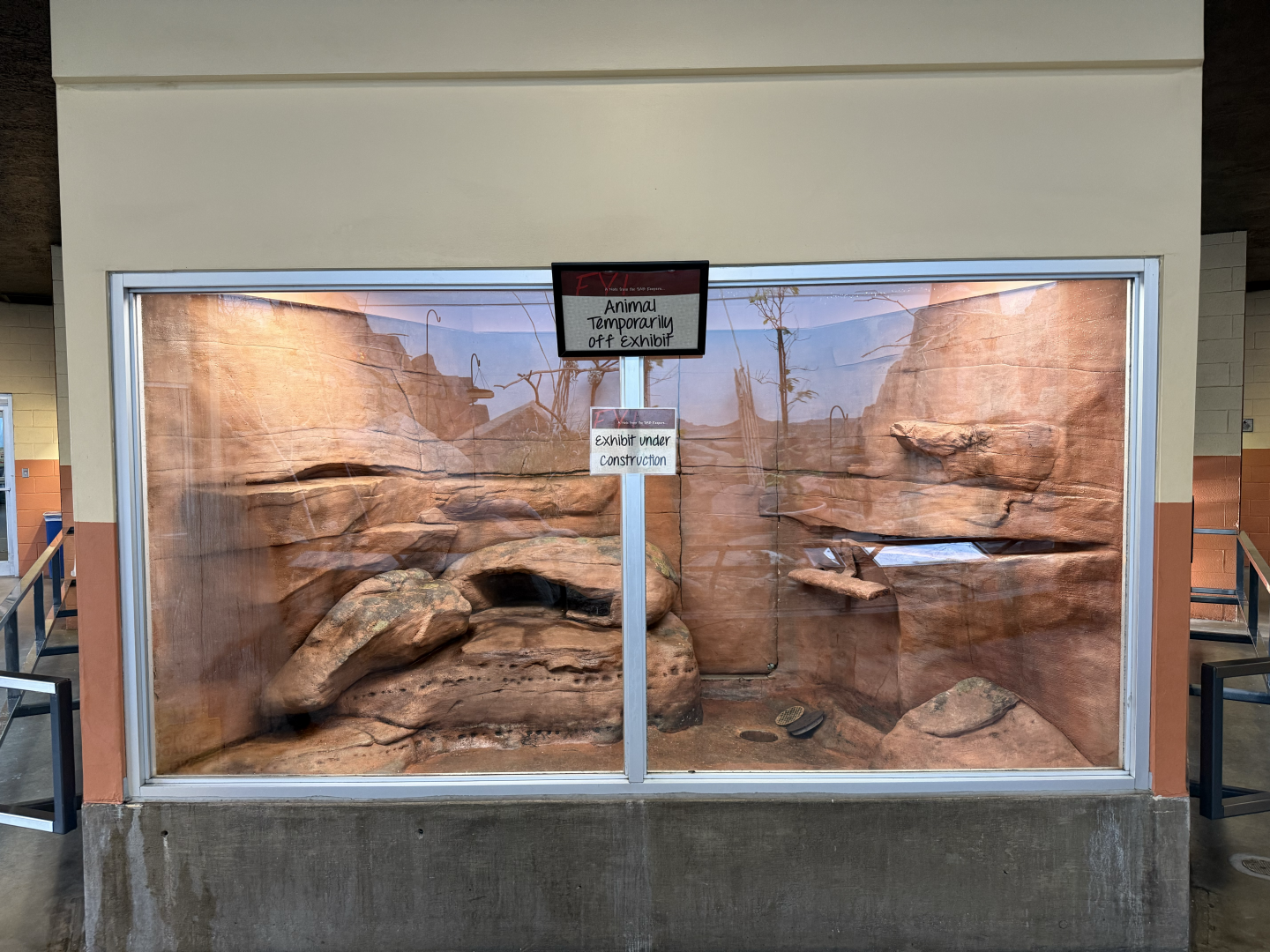 Main Herp Habitat (Empty) - Desert Zone - Small Animal Building