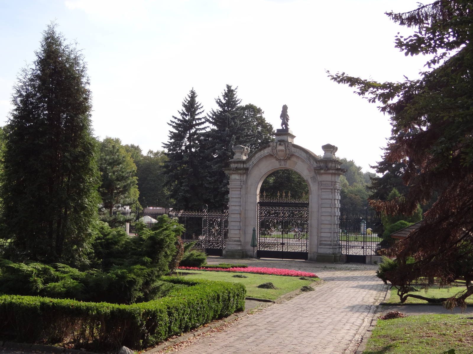 Main zoo gate
