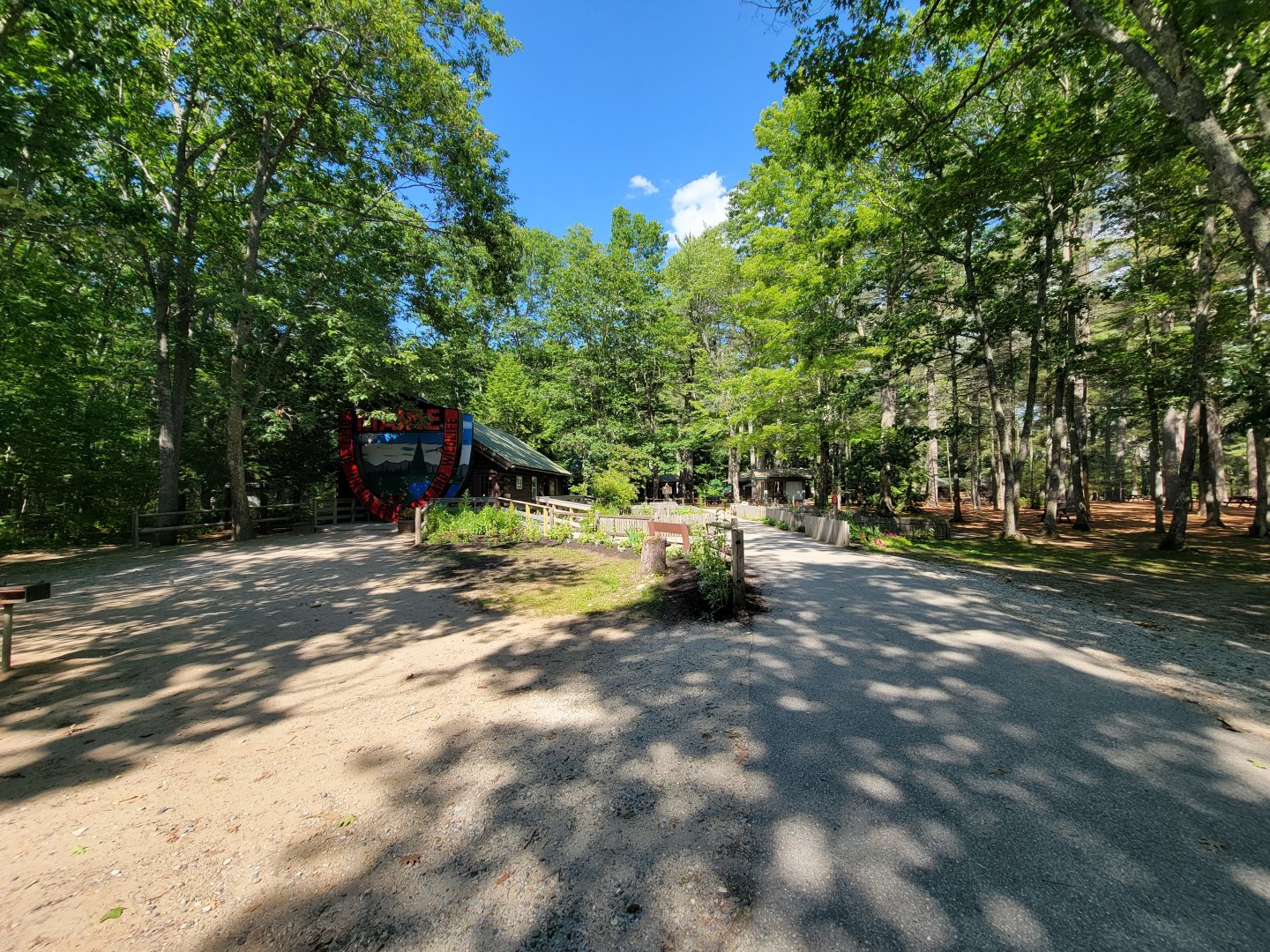 Maine Wildlife Park - Inside entrance