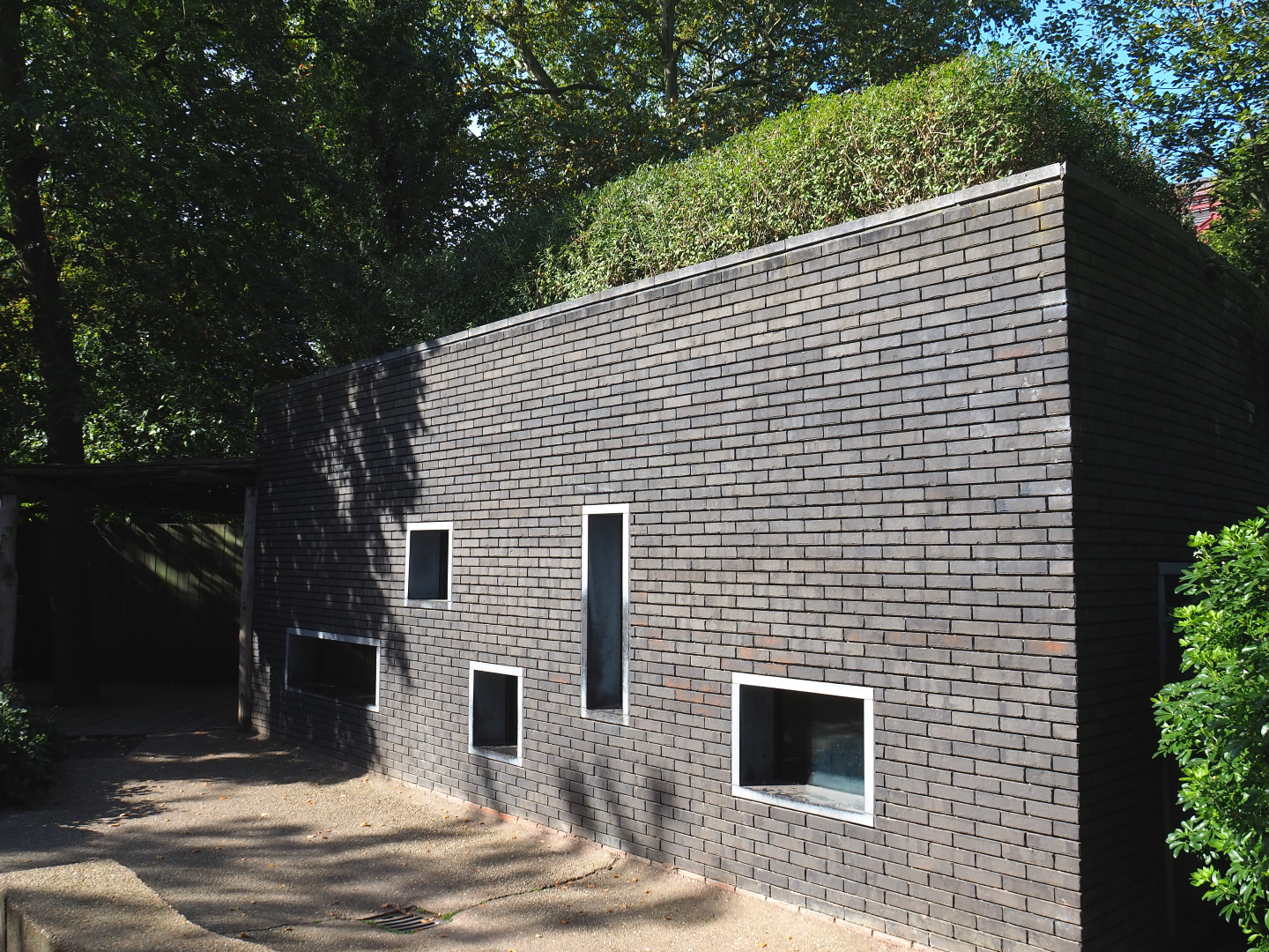 Malayan tapir house, 2020-09-20