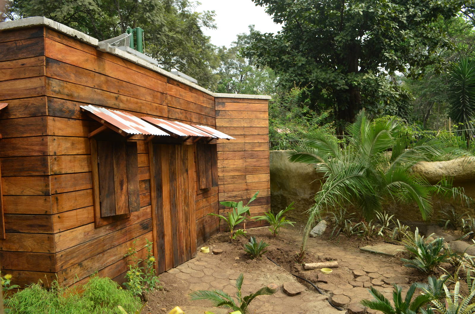 Management/handling areas