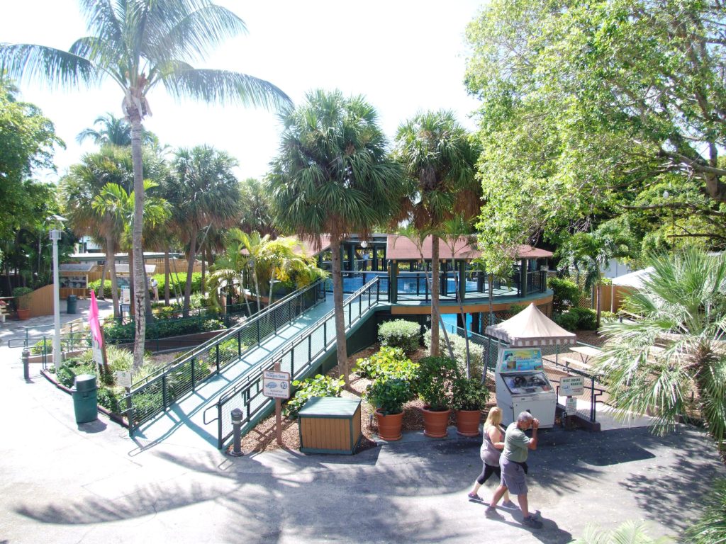 Manatee Enclosure at Miami Seaquarium, 16/10/13