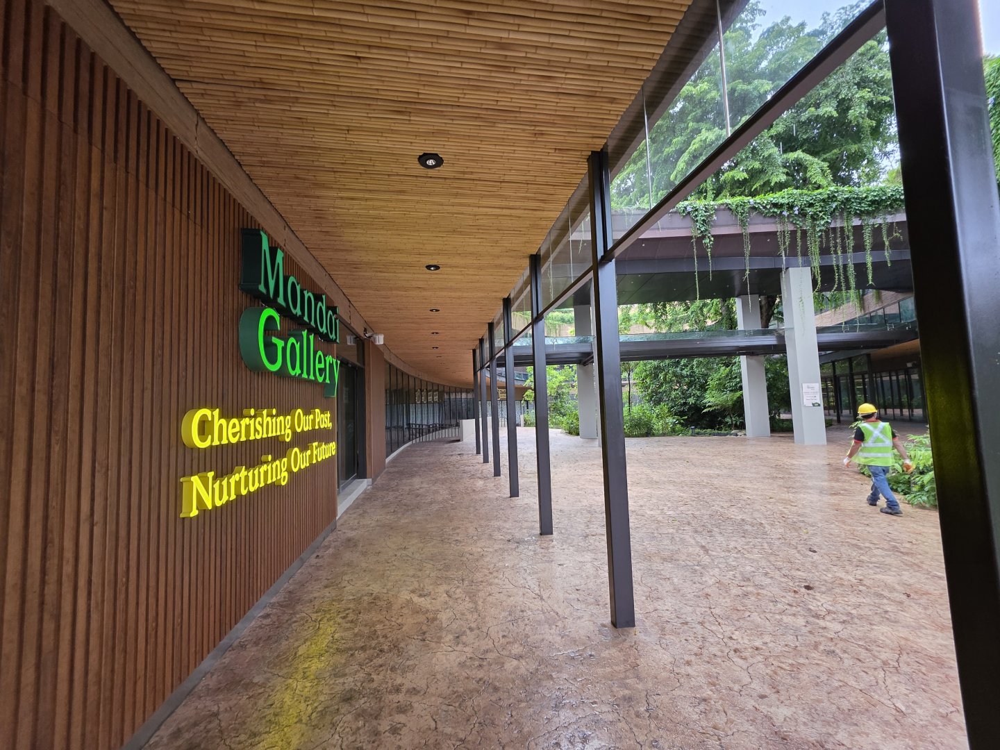 Mandai gallery and exit of Singapore zoo